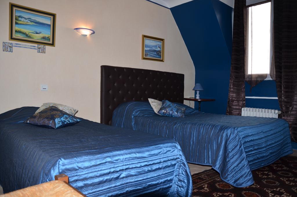 Hotel La Tour Sully-sur-Loire Szoba fotó