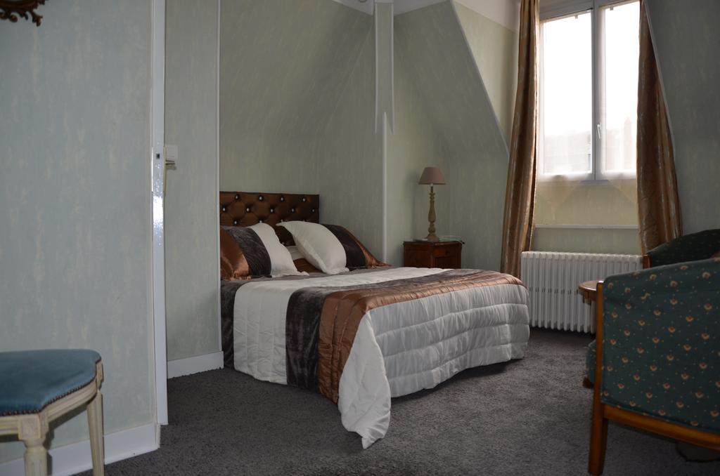 Hotel La Tour Sully-sur-Loire Szoba fotó
